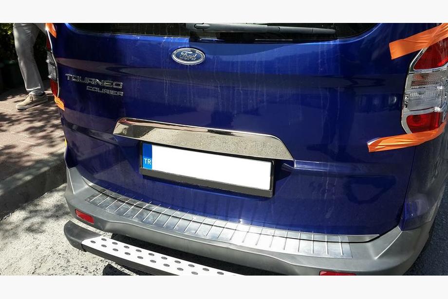 Ford Courier 2014–2023 RVS sierstrip boven kentekenplaat Image