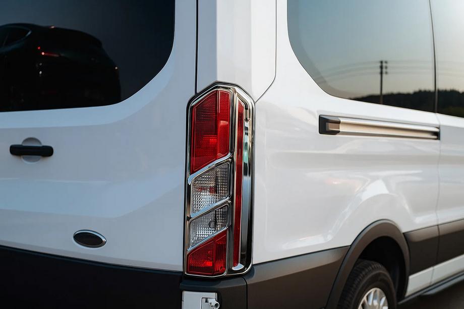 Ford Transit 2014– Achterlichtcovers (2 stuks, kunststof) Image