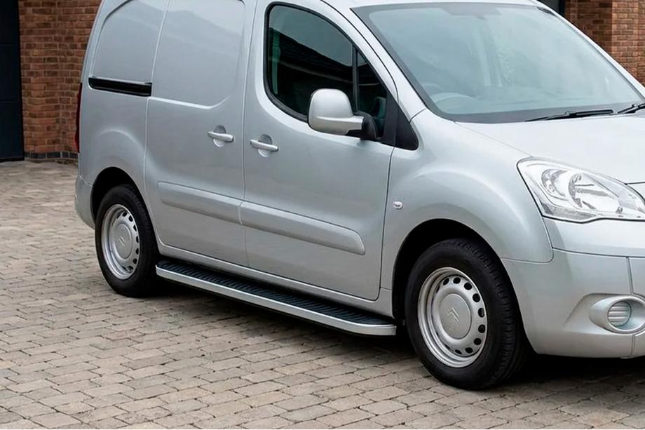 Peugeot Partner Tepee 2008–2018 Side steps Tayga Grey (set van 2, aluminium) Image