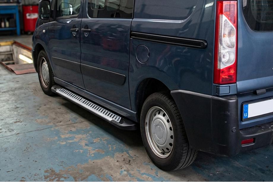 Peugeot Expert 2007–2016 Side steps Line (2 stuks, aluminium) Image
