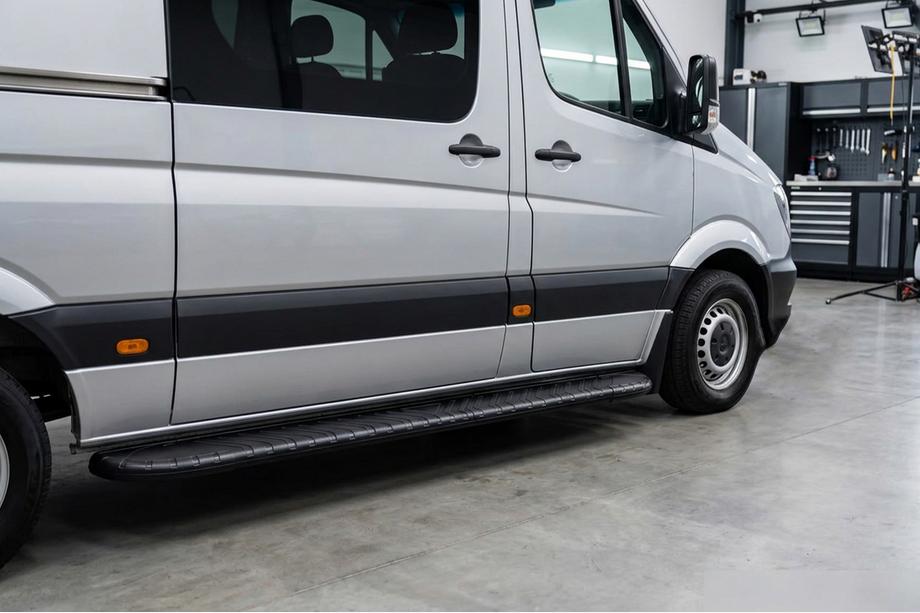 Mercedes Sprinter W906 2006–2018 Bosphorus Black side steps (2 st., aluminium) Lang/Extra lang Image