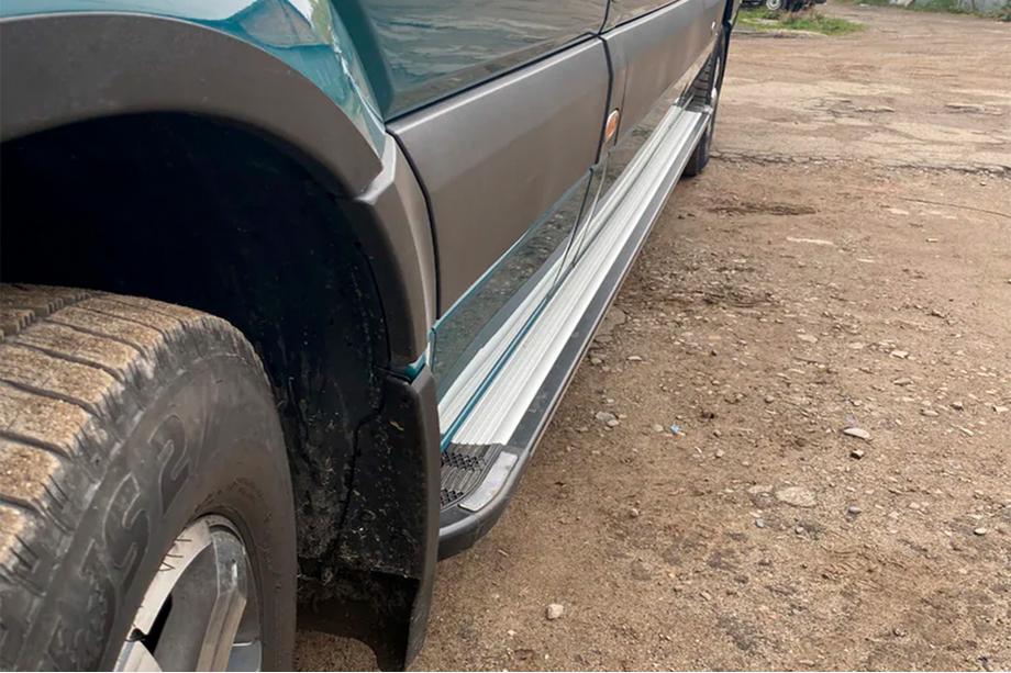 Volkswagen Crafter 2006–2016 Rainbow side steps (2 stuks, aluminium) Image