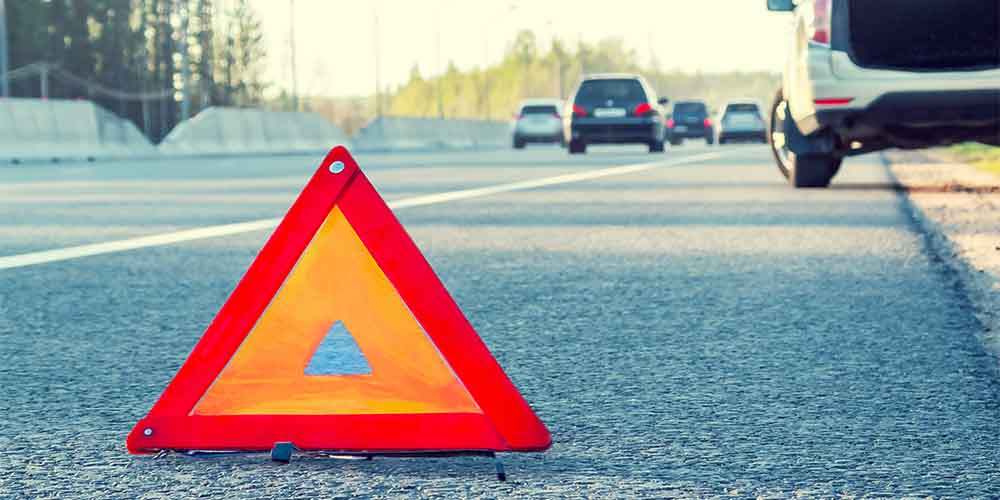 Wat te doen als je auto onderweg pech krijgt?