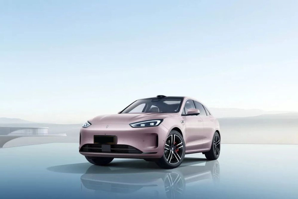 Review van de elektrische Aito M5 EV 2025