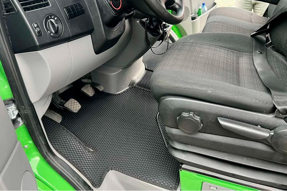 Volkswagen Crafter 2006–2016 Rubberen automatten Carsuit V1 (Zwart) Image