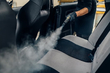 Zo maak je een auto-interieur met rooklucht schoon foto 1