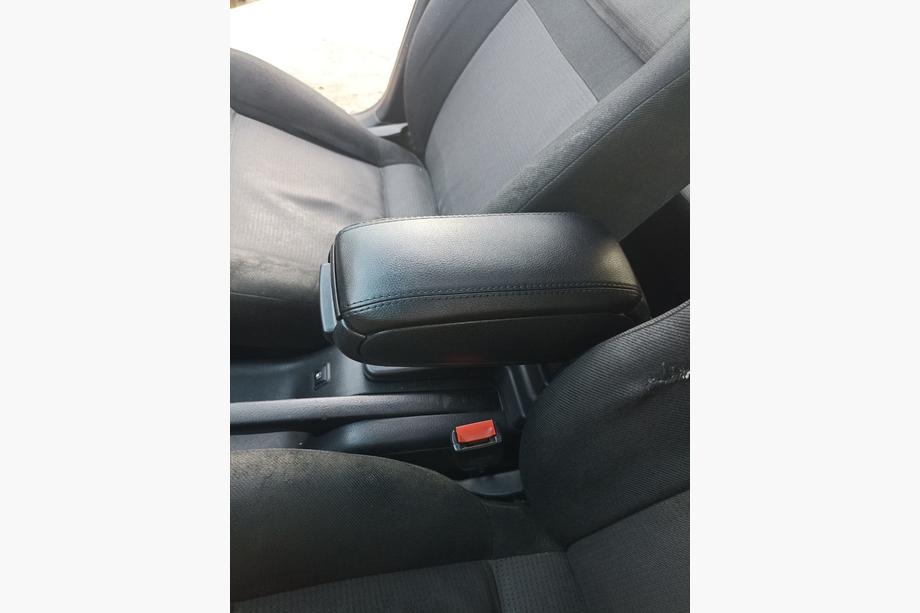 Volkswagen Golf 4 1997–2006 Armsteun V-3 Niken Luxury Image