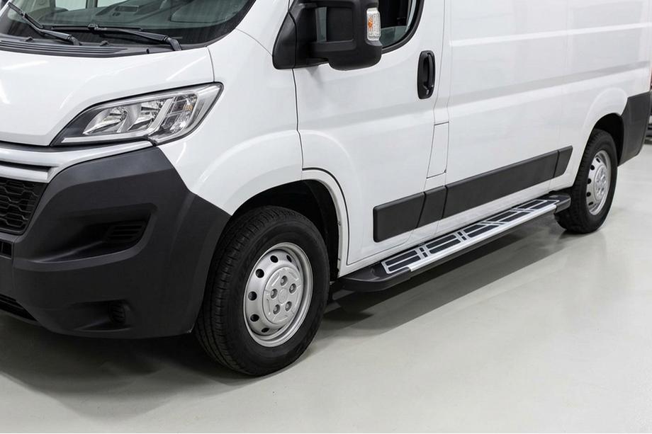 Fiat Ducato 2006–2025 Sunrise side steps (set van 2, aluminium) Image
