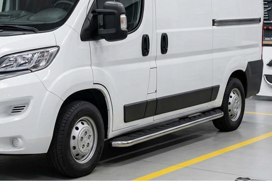 Fiat Ducato 2006–2025 Maydos V1 zijtreden (set 2 stuks, aluminium + RVS) Image