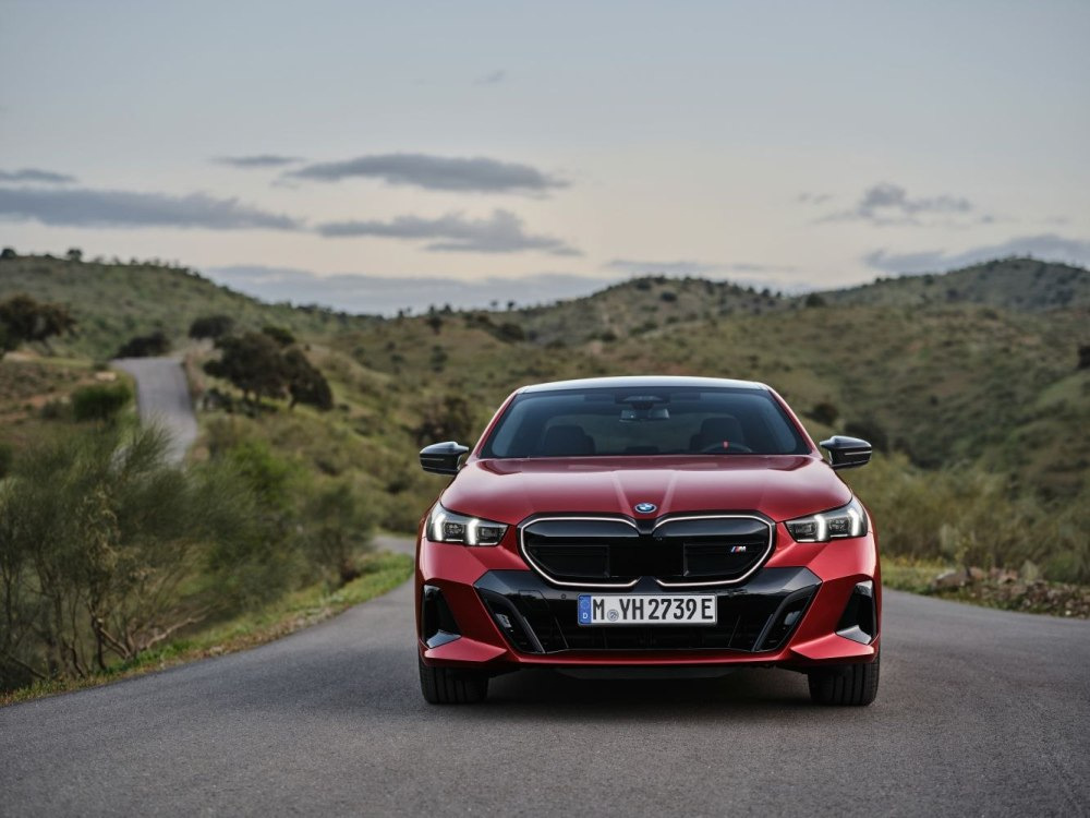 Review van de sportieve sedan BMW i5 M60