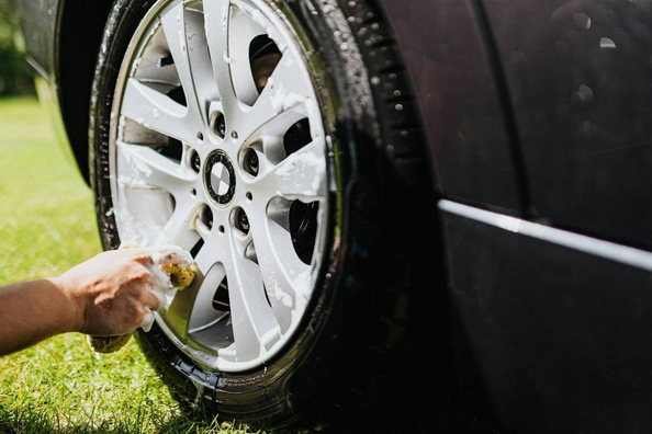 Waarom is het belangrijk om autovelgen goed te onderhouden?