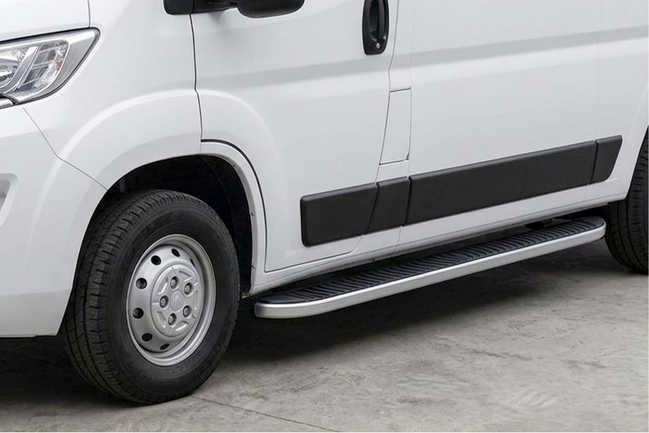 Fiat Ducato 2006–2025 Side steps Tayga Grey (set van 2, aluminium) Image