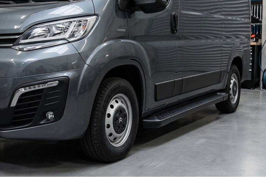 Peugeot Boxer 2006–2025 Allmond Black zijtreden (2 st., aluminium) Image
