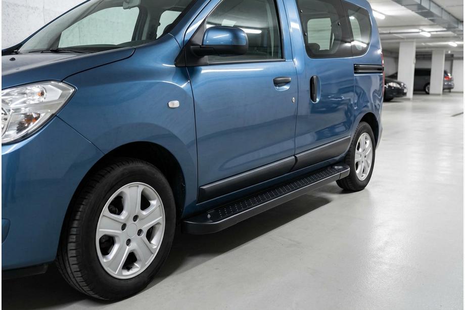Renault Dokker 2013–2022 Allmond Black side steps (2 st., aluminium) Image