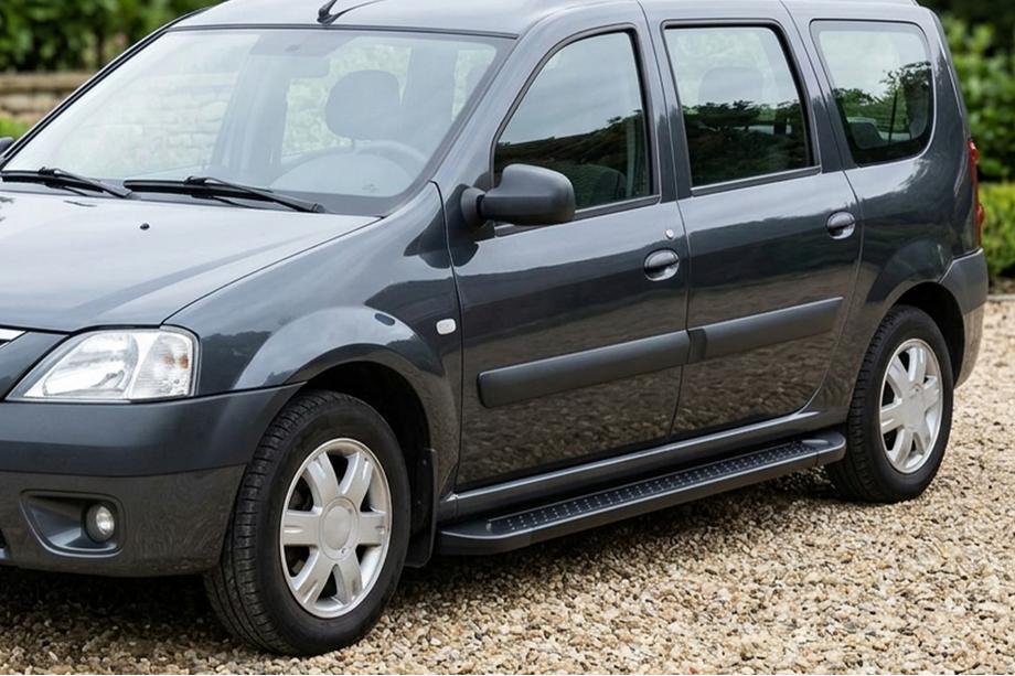 Dacia Logan MCV 2004–2014 Allmond Black side steps (2 st., aluminium) Image