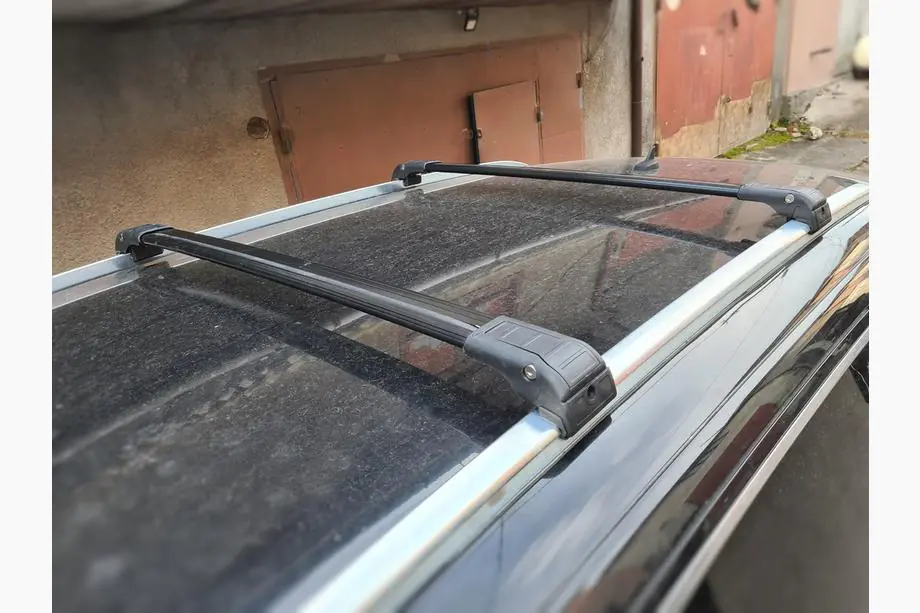Audi Q7 2005–2015 Dakdragers (dwarsbalken) voor geïntegreerde dakrails, afsluitbaar WingCarrier V2 (2 st.) Image
