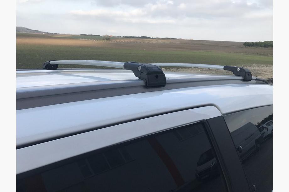 Renault Lodgy 2013–2022 Dakdragers (dwarsbalken) voor geïntegreerde dakrails, afsluitbaar WingCarrier V2 (2 st.) Grijs Image