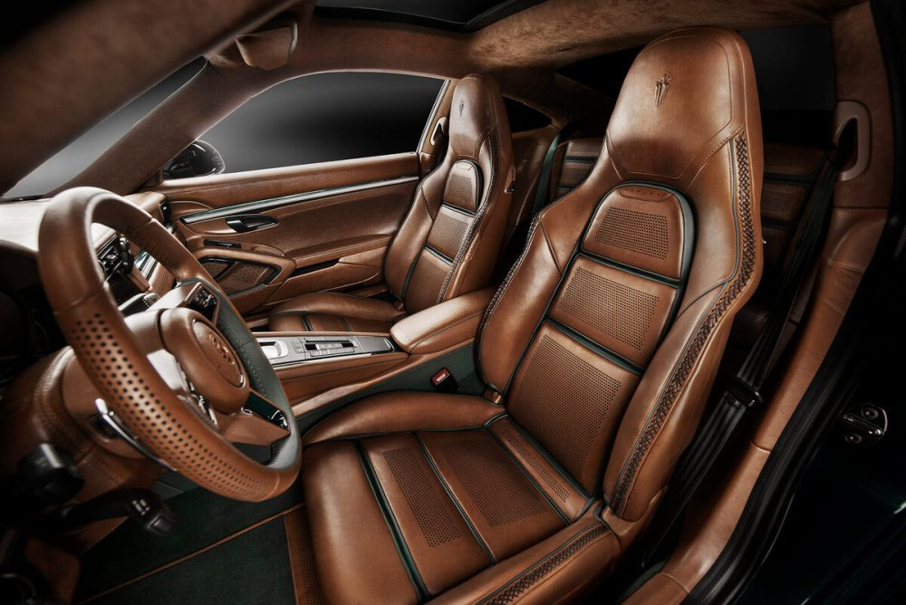 Zo herstel je de kleur van het leer in het auto-interieur