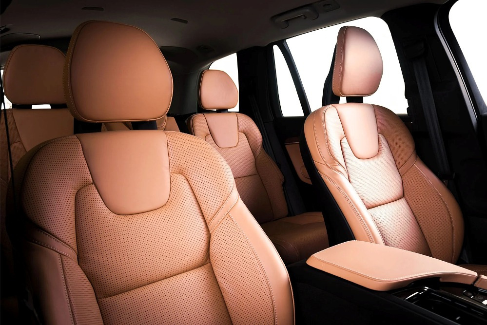 Voor- en nadelen van een lederen interieur in de auto