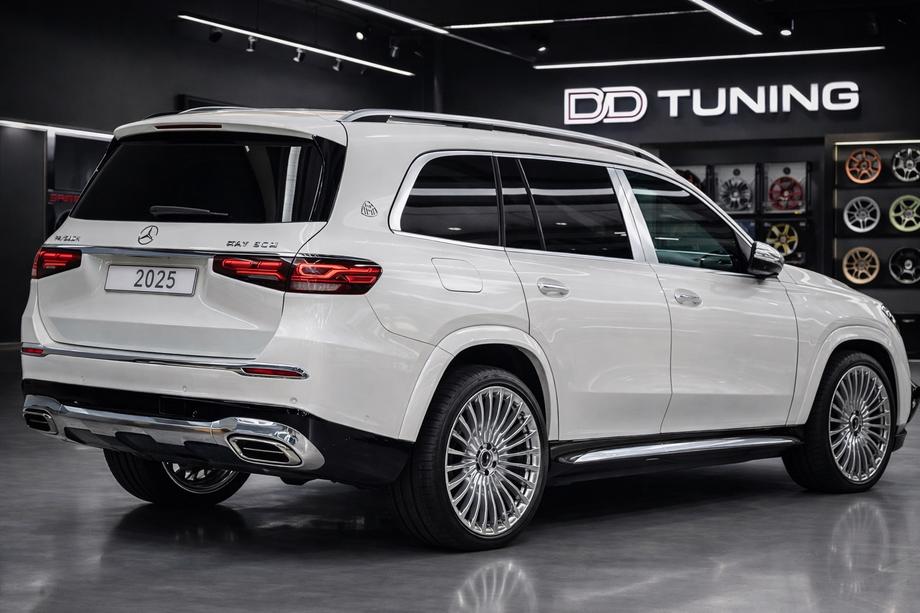 Mercedes GLS X167 2019– Achterbumper met diffuser Maybach GLS600 (2025-Design) Image