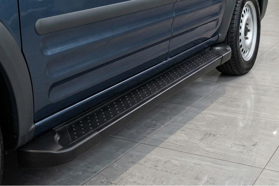 Ford Connect 2002–2006 Allmond Black zijtreden (2 st., aluminium) Standaard basis Image
