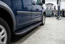 Ford Connect 2002–2006 Bosphorus Black side steps (2 st., aluminium) Maxi basis foto 1