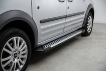 Ford Connect 2010–2013 Line side steps (set van 2, aluminium) foto 1