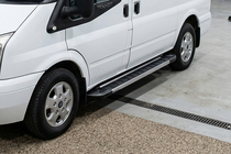 Ford Transit 2000–2014 Zijtreden RedLine V1 (2 stuks, aluminium) foto 1