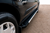 Ford Custom 2013–2022 Zijtreden RedLine V1 (2 stuks, aluminium) Korte wielbasis foto 1