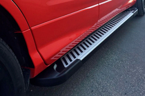 Ford Kuga/Escape 2013–2019 Side steps Line (2 stuks, aluminium) foto 7