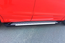 Ford Kuga/Escape 2013–2019 Side steps Line (2 stuks, aluminium) foto 4