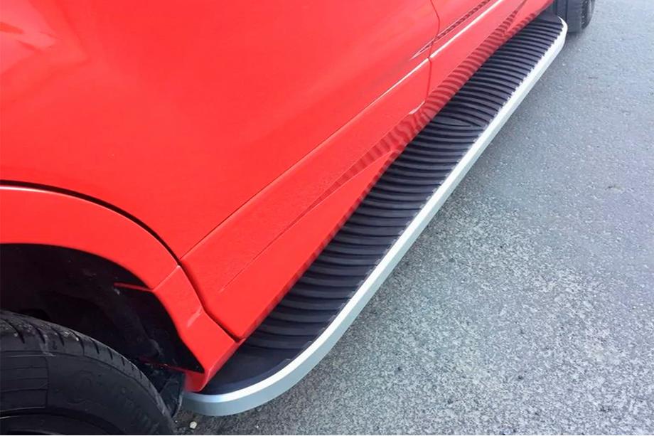 Ford Kuga/Escape 2013–2019 Side steps Tayga Grey (2 stuks, aluminium) Image