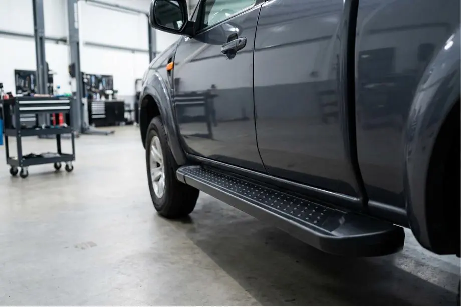 Ford Ranger 2007–2011 Allmond Black side steps (2 st., aluminium) Image