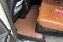 Toyota Land Cruiser 200 2007–2021 Rubberen automatten Carsuit (2007-2012, bruin) foto 7