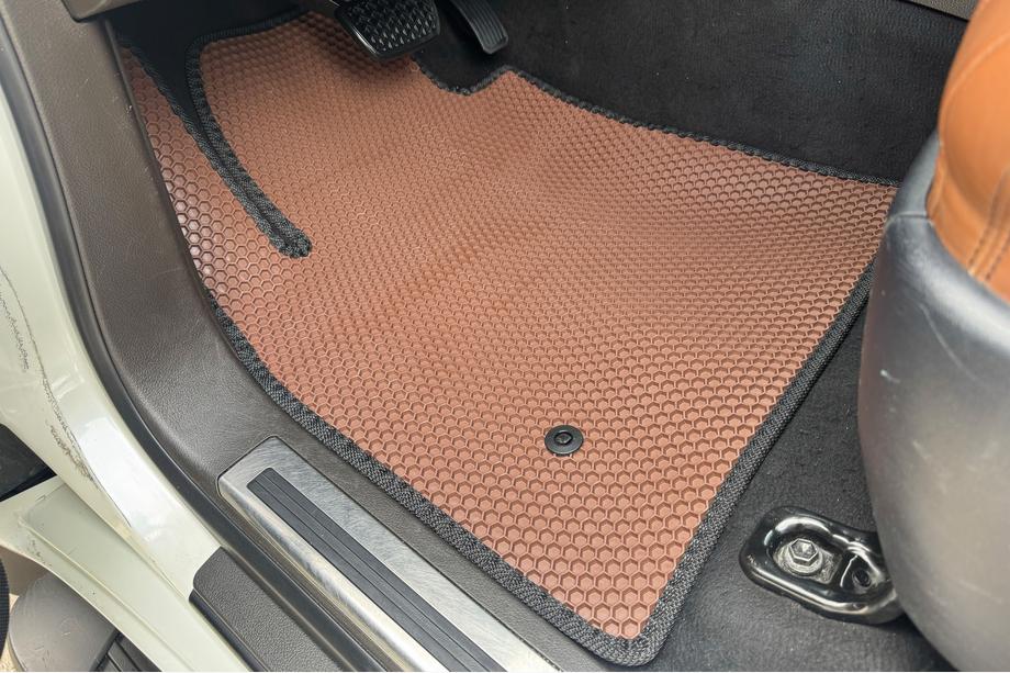 Toyota Land Cruiser 200 2007–2021 Rubberen automatten Carsuit (2007-2012, bruin) Image