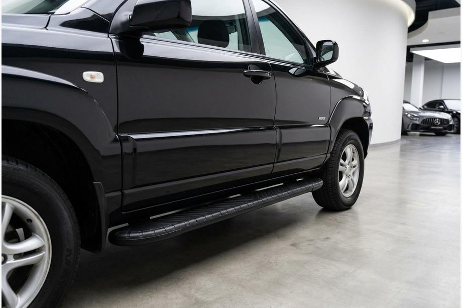 Kia Sportage 2004–2010 Bosphorus Black side steps (2 stuks, aluminium) Image