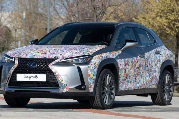 Stickerbombing op je auto: voor- en nadelen
