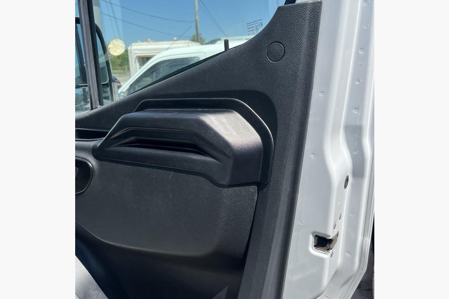 Mercedes Sprinter W907/W910 2018– Deurpaneel afdekkappen EuroCap (ABS) Foto 2