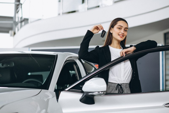 Hoe kiest een beginnende vrouw de juiste auto?