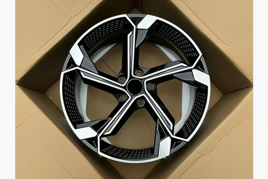 Audi A4 B9 2015–2024 Gesmede OEM velgen R19 (4 stuks) Foto 10