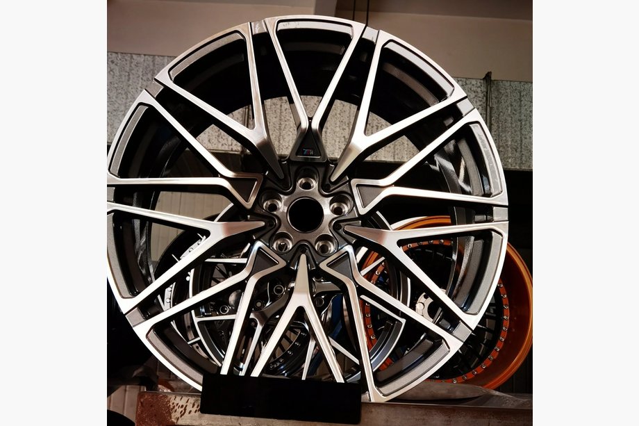 BMW X5 G05 2019–2026 Gesmede velgen OEM R22 V2 (set van 4) Image