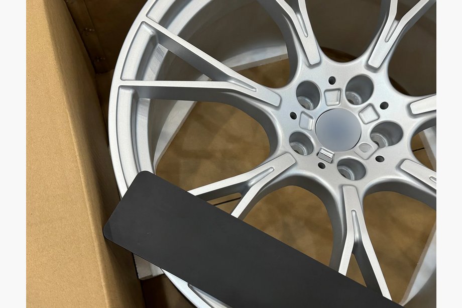 BMW 5 Serie G30/G31 2017–2023 Gesmede OEM velgen R20 (4 st.) Foto 8
