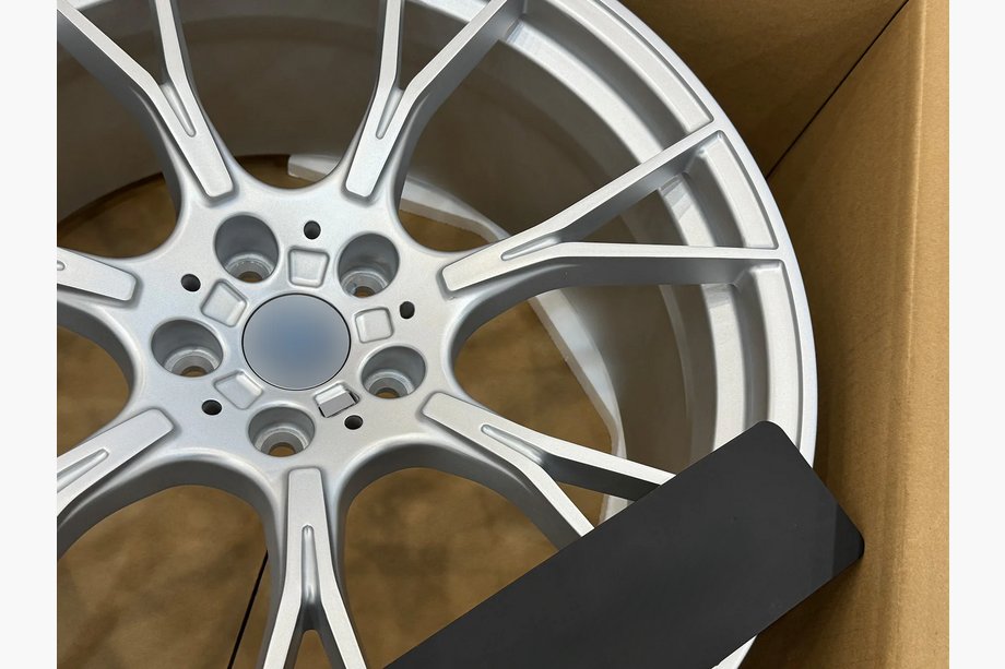 BMW 5 Serie G30/G31 2017–2023 Gesmede OEM velgen R20 (4 st.) Foto 9