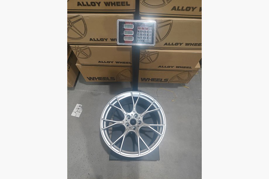 BMW 5 Serie G30/G31 2017–2023 Gesmede OEM velgen R20 (4 st.) Foto 12