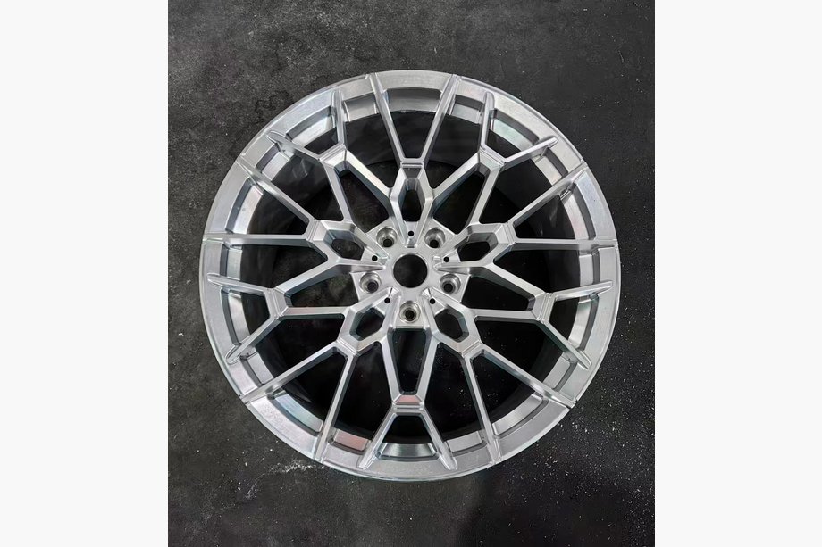 BMW 5/i5 Serie G60/G60E/G61 2023– Gesmede velgen OEM R22 V2 (set van 4) Image