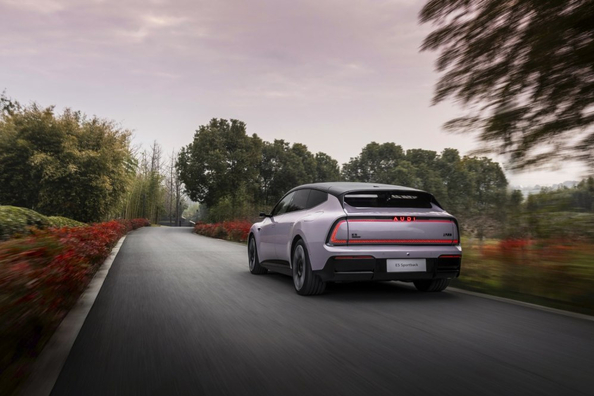 Review van de AUDI E5 Sportback: Technologieën van de toekomst in een liftback-carrosserie Foto 4