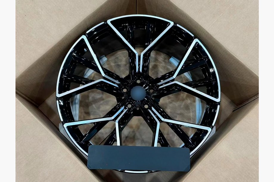 BMW X7 G07 2019– Gesmede OEM-velgen R22 V6 (4 stuks) Image