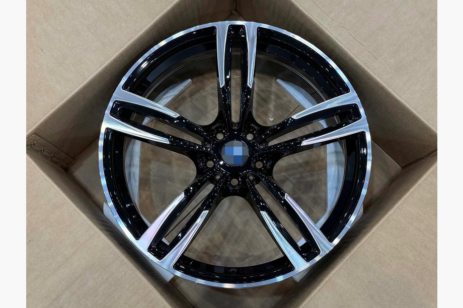 Gesmede OEM velgen R20 V2 (4 stuks) Image