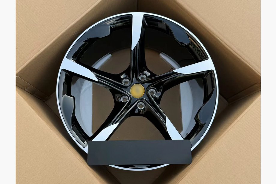 Ferrari 488 GTB 2015–2019 OEM gesmede velgen R21 (4 stuks) Image