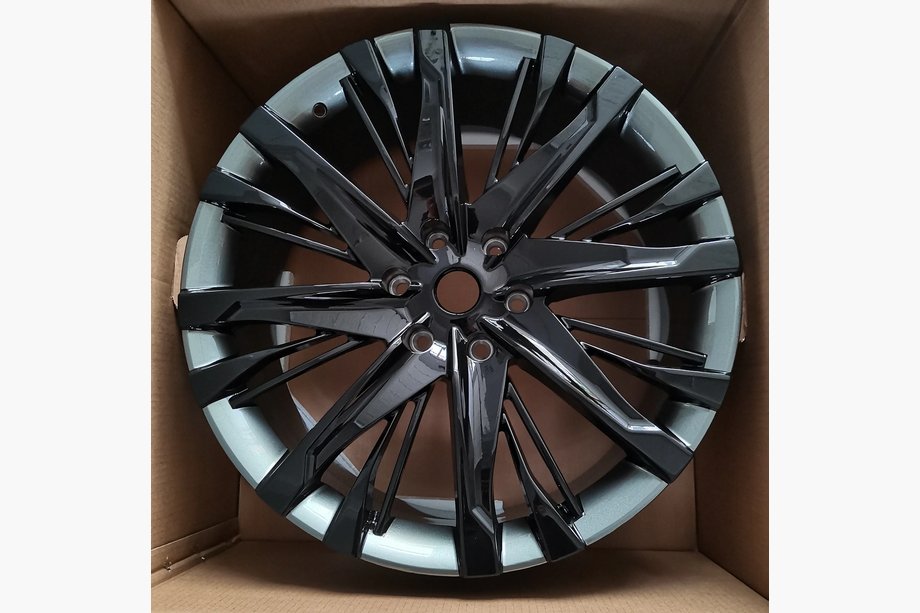Infiniti QX80 2013–2024 Gesmede OEM velgen R22 (4 stuks) Image